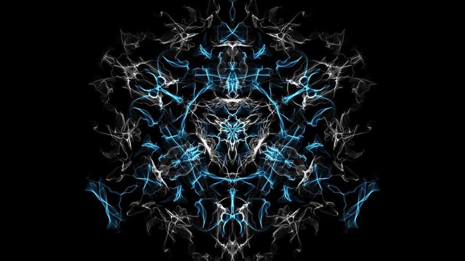 Labubu大量补货造成二手价格腰斩,你能用经济学解释这种市场金融现象么?